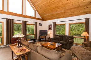 Comfortable Mountain View Retreat - Image 5