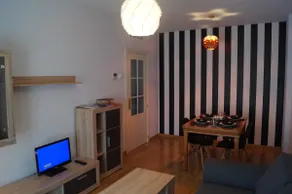 Apartment in a residential neighborhood - Image 2