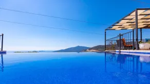Villa Serenity 3 with magnificent sea views - Image 4