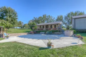 1 of a Kind Guesthouse on 4 Acres. Dogs allowed - Image 3