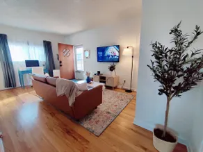 Urban Nest Englewood–Near Denver - Image 2