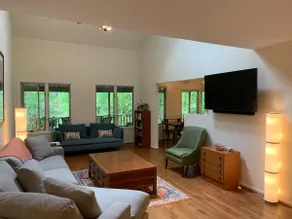 Spacious Lake House at the Chesapeake Bay - Image 2