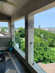 Gorgeous Southside Slopes home with outdoor hot tub and city view! - Image 4