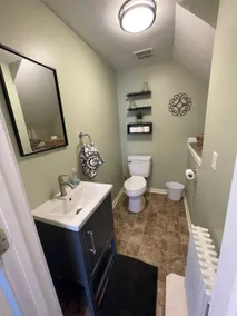 Downtown Destination Apt C- walking distance! - Image 4