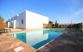 Apartment with pool in Zahora - Image 4