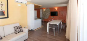 An exclusive lakefront escape in Castelletto - Image 5