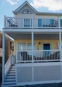 Enjoy the sounds and breeze of the ocean - Image 2
