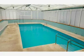 Apartment with indoor/outdoor pools and beach - Image 3