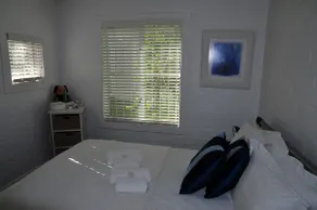 Pinelands Cape Town - 2 bed Ground Floor apartment - Image 4