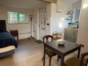 Adorable 1- bedroom flat at the Russell Gallery - Image 3