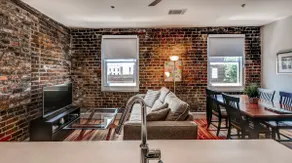 Gorgeous Downtown Condominium - Image 3