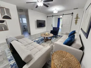 CasaDelaney DT Sodo district. Renovated Sleeps 16 - Image 2