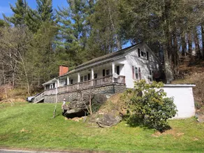1940sCreekside Farmhouse *may discounts* - Image 3