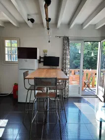 Large apartment with private pool and garden - Image 3