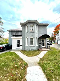 Duplexes Basic 3 bedroom in Trenton 3 parking - Image 2