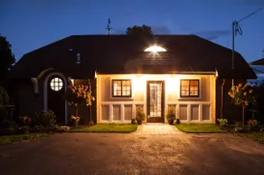 Seneca Carriage House - Image 2