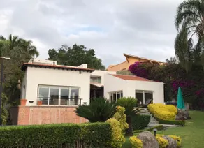 House with pool, court, view and total privacy - Image 2