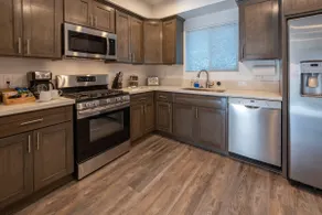 5 bedrooms 4 FULL baths near Convention Center - Image 5