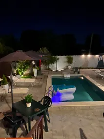 Apartment with a pool - Image 3