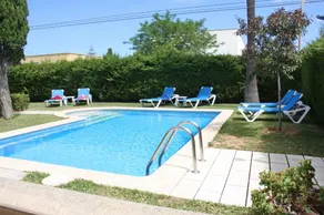 Spacious house with pool, terraces near the beach - Image 4