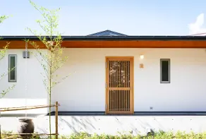A detached house with an open-air hot spring bath. - Image 4