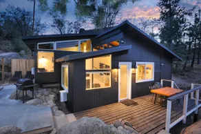 Hilltop Boulder Shack | Hot Tub · King Bed · Views - Image 4