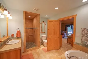 Entire Cabin - Great Location near Cle Elum Lake - Image 5