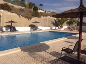 Excellent location 2 Bed Golf Course View - Image 5