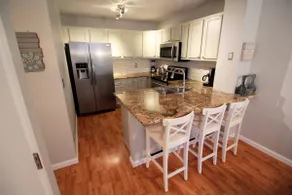 Bright, Private & Peaceful Lofted Retreat - Image 4