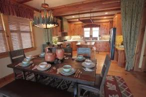 Lake View Luxury Cabin Sleeps 10 - Eagle's Landing - Image 4