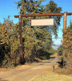 country guesthouse on seasonal creek/animal rescue - Image 4