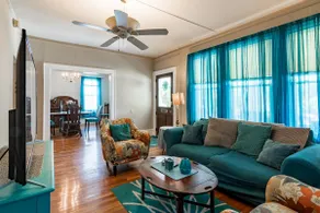 Charming Teal House in downtown Spartanburg - Image 2