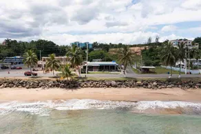 Apt 1 BeachFront w/Balcony, Wifi, Pool & Generator - Image 3