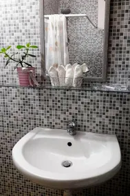 Two-room apartment in the historic center of Sestri Ponente - Image 4