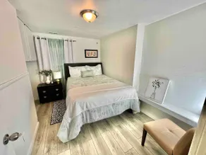 Charming 2BD + 1BA Unit in Heart of the City - Image 5