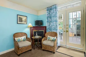Private Cottage in Downtown Central - Image 2