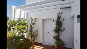 Fabuloso y amplio Duplex en Urb Jardines de Sotogrande - Image 3