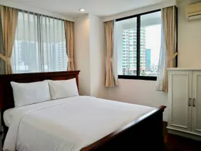 Spacious 3 bedrooms very close to sky train-11CS - Image 5