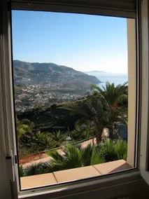 Beautiful house with pool - Image 3