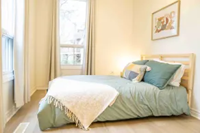 Modern Hidden Gem | Downtown | Free Parking/WiFi - Image 4