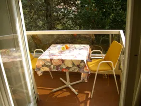 Sweet, small apartment - Image 4