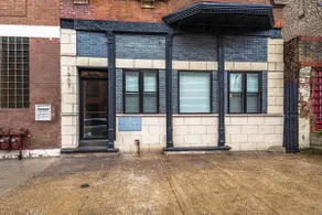 Unmatched Urban Retreat Close to 18th Strip & Loop - Image 2