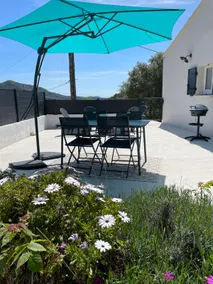 House with garden, parking between sea and mountain - Image 4