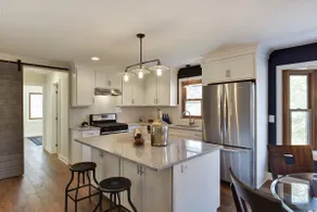 Designer Rental in Excelsior - walk to everything! - Image 3