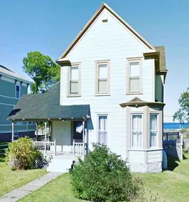 Ocean Front, Historical 6 Bedroom Home, Sleeps 12 - Image 3