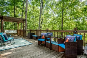 Discover Serenity at Orion’s Lakeside Retreat - Image 5