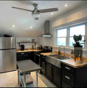 LE PETIT - 5 min. Walk to Lake Resort or Downtown - Image 2