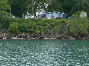 The Kiss nTell - Year round - Hot tub - Lake Views - Image 3