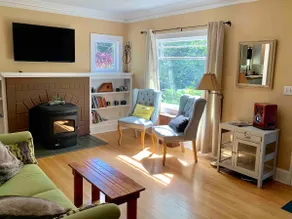 Hip & Cozy w/ Gorgeous Private Backyard - Image 4