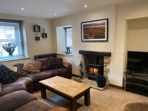 Peak District Cottage with good transport links - Image 2